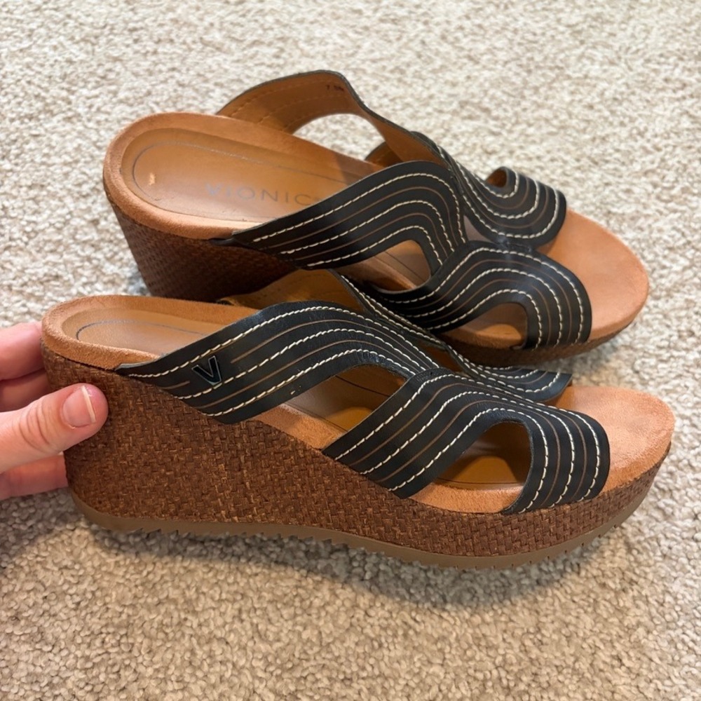 Vionic Mallorie Wedge Sandals Womens 7.5 Black Tan Comfort Arch Support